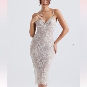 House of CB SERELLE
Antique Ivory Lace Midi Dress